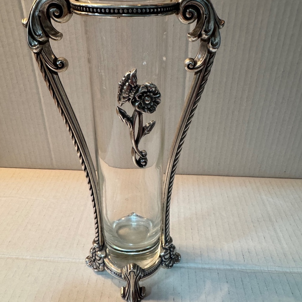 Beautiful Brighton Contessa Bud Vase